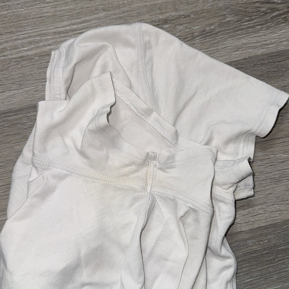 Lululemon Love Tee V ~ White ~ size 6 - Picture 6 of 6